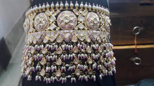 Aad set with earrings and tika