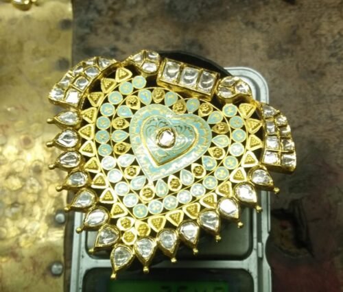Classic kundan pendant design