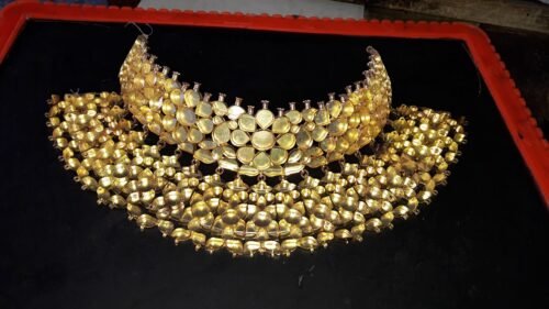 Groom haar necklace with kalangi