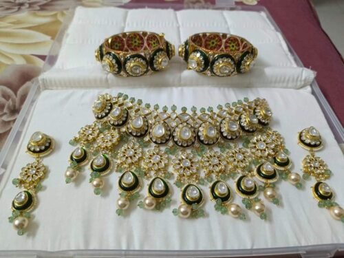 Groom’s royal haar ornament