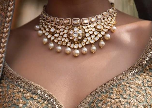 Haar set with matching earrings