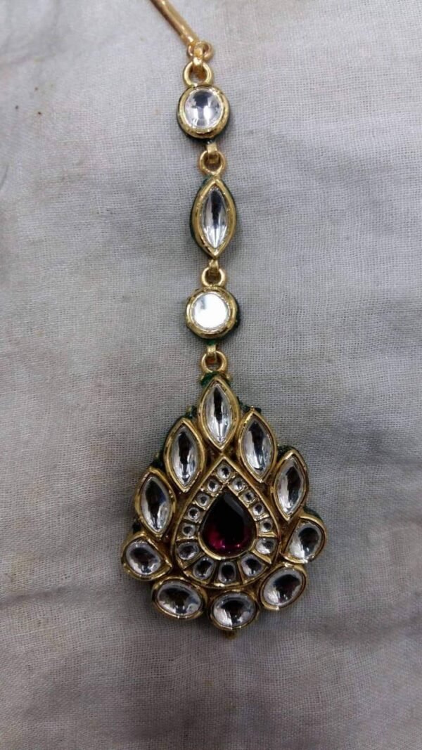 Pendant necklace for Sangeet night