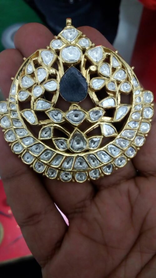 Pendant set for festive season