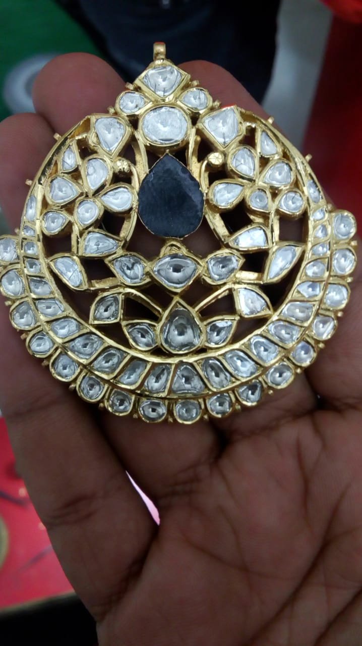 Pendant set for festive season