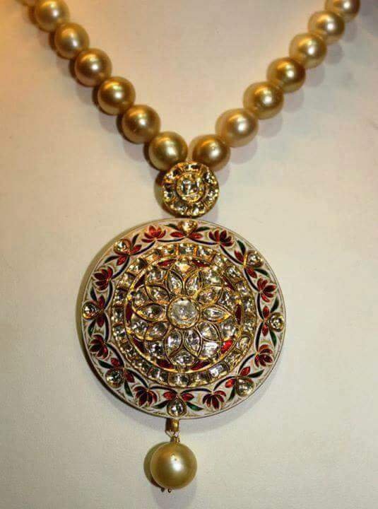 Pendant set for wedding lehenga