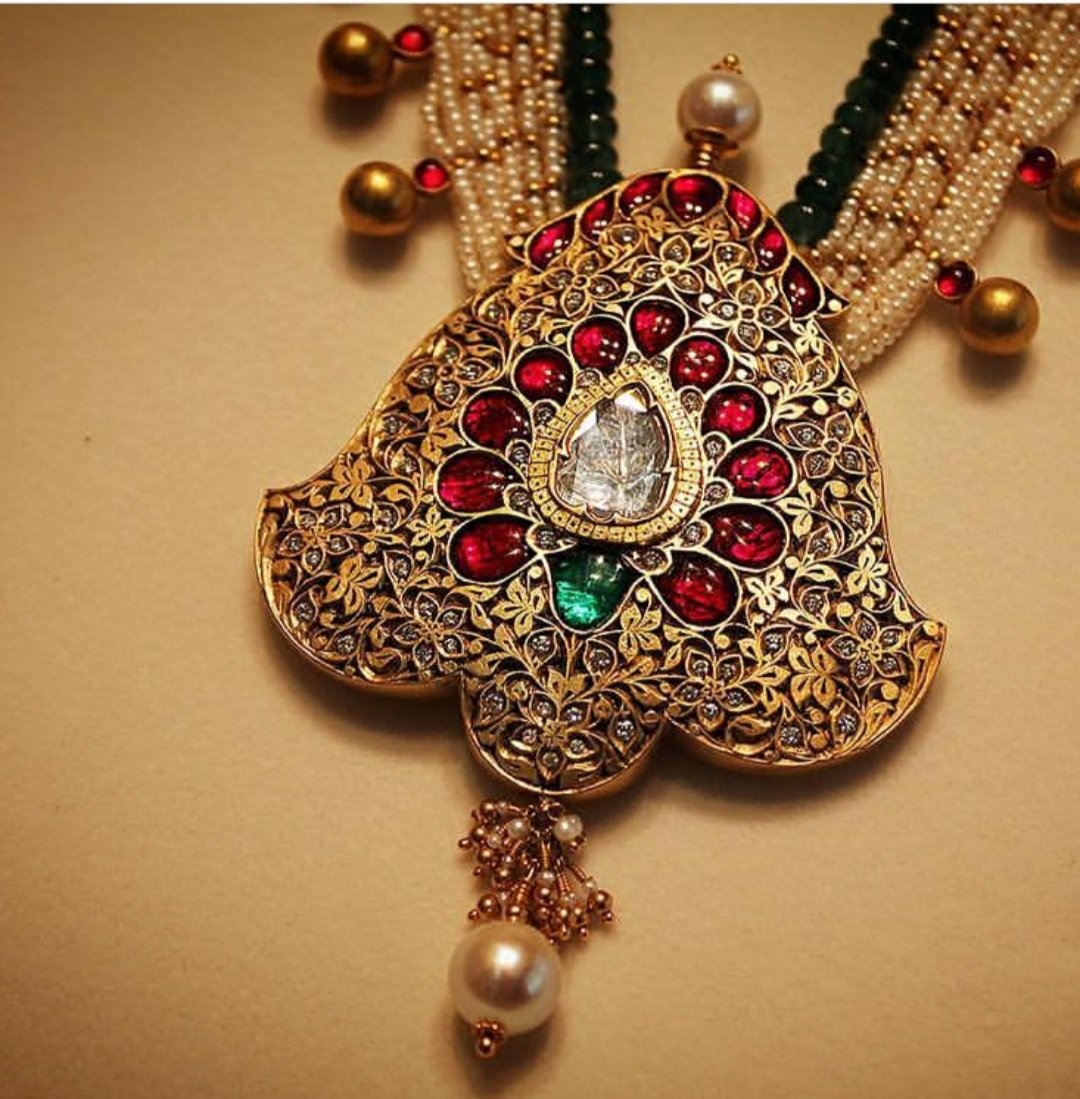 Rajasthani pendant set with earrings