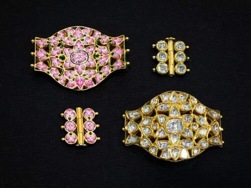 Temple style pendant for functions