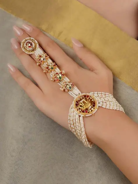 Kundan Rajputi Hathpan